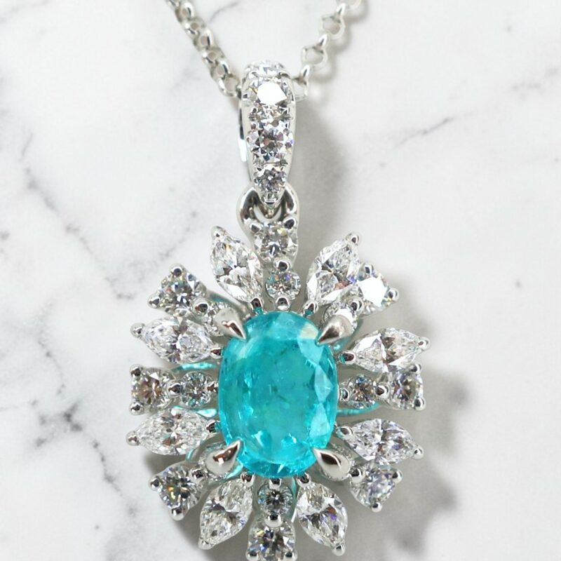 素晴らしいネオンブルーのパライバトルマリン