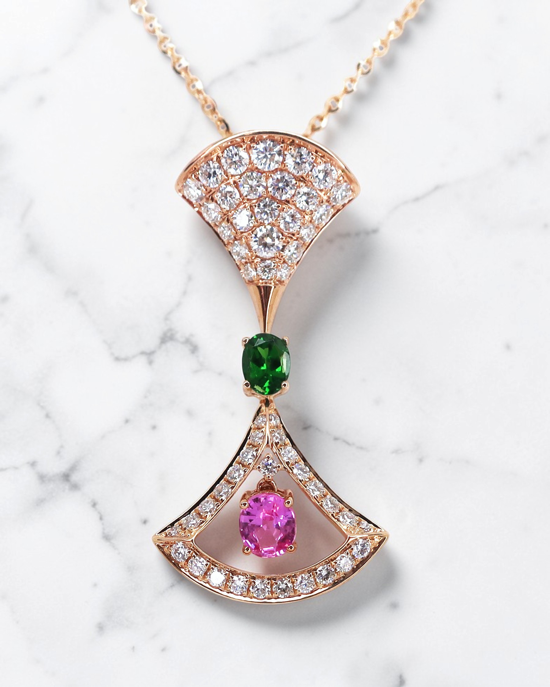 心奪う配色美、ツァボライト×ピンクサファイア